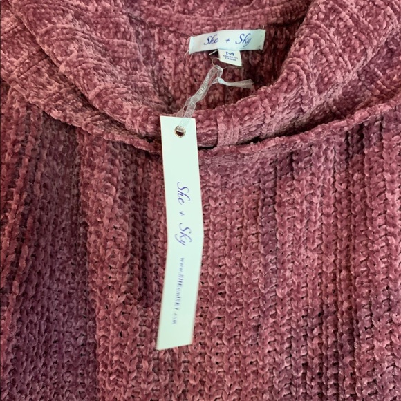 Off the shoulder sweater - Picture 2 of 3